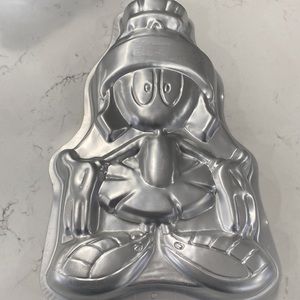 Wilton Marvin the Martian Looney Toons Vintage 90s Birthday Cake Pan